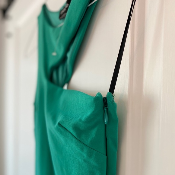 SOLD✨BEBE Vibrant dress - Picture 4 of 4